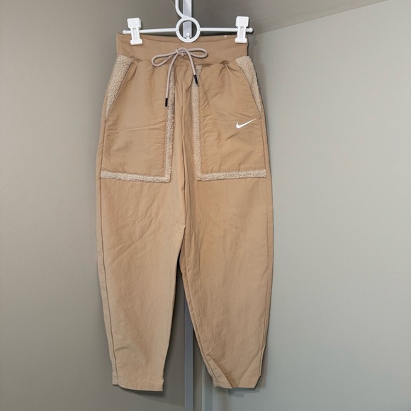 Nike Women's Essential Woven Cropped High Rise Jogger Pants XS Teddy Pockets - Picture 1 of 5
